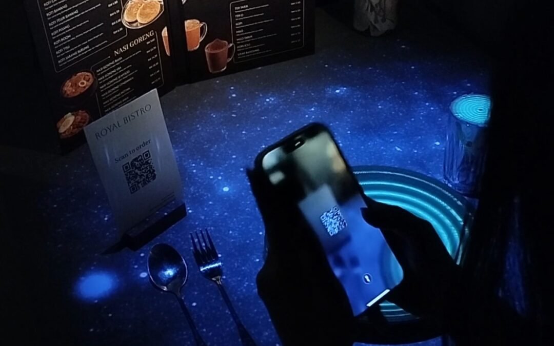 The Secondhand Menu by Rebecca Thien Zhi Yi | Interactive Mobile App with Projection Mapping